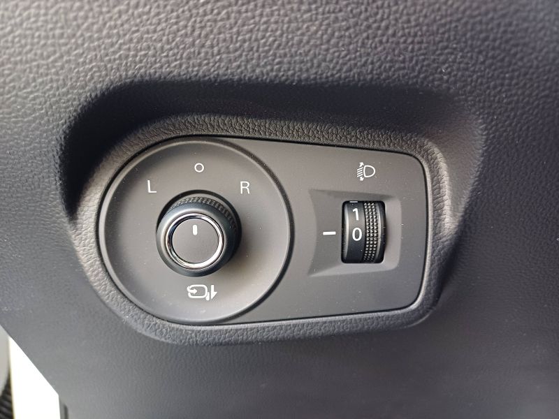 Théobald Occasion MG4 Electrique Berline Blanc